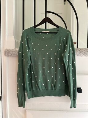 Green polkadot crewneck jumper
